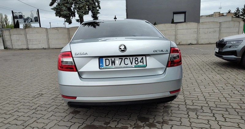 Skoda Octavia cena 57900 przebieg: 185385, rok produkcji 2019 z Kożuchów małe 211